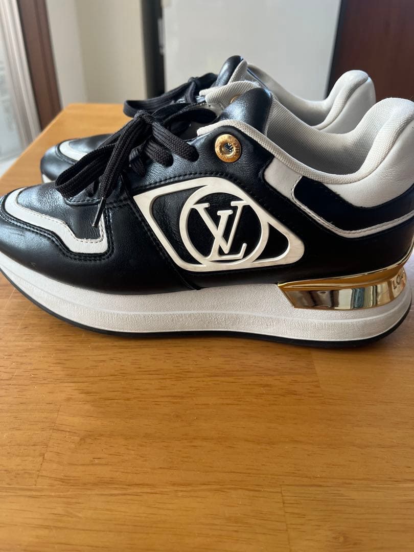 ⭐︎Louis Vuitton スニーカー ブラック/ホワイト⭐︎
