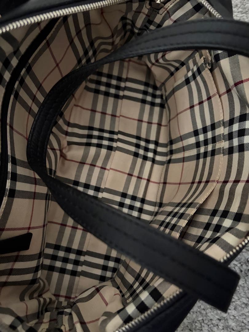 BURBERRYレザー黒トートバッグ内ノバチェック柄本革ブラックバーバリー
