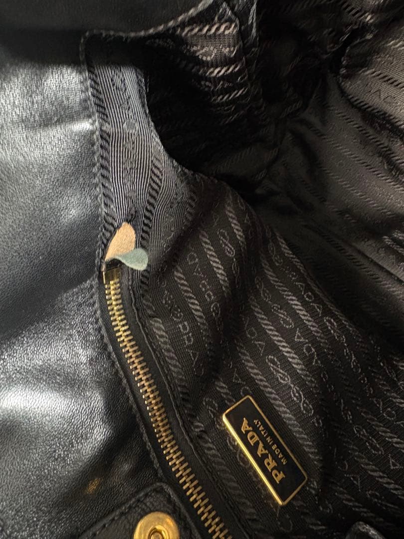 【最終値下げ】PRADA ブラック トートバッグ　ハンドバッグ　プラダ　レア