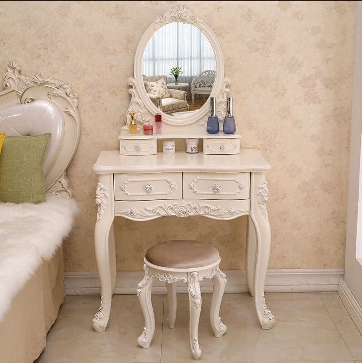 即日発送可能　ゴールド　大人気　北欧風ドレッサースツールライト セット