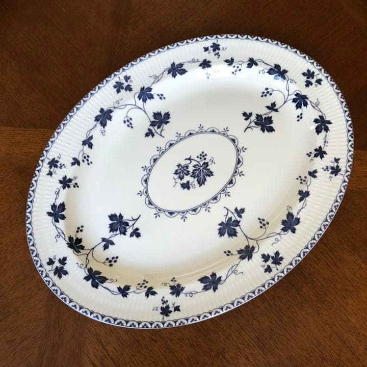 【美品】ロイヤルドルトン★ヨークタウン★オーバルパーティトレイ