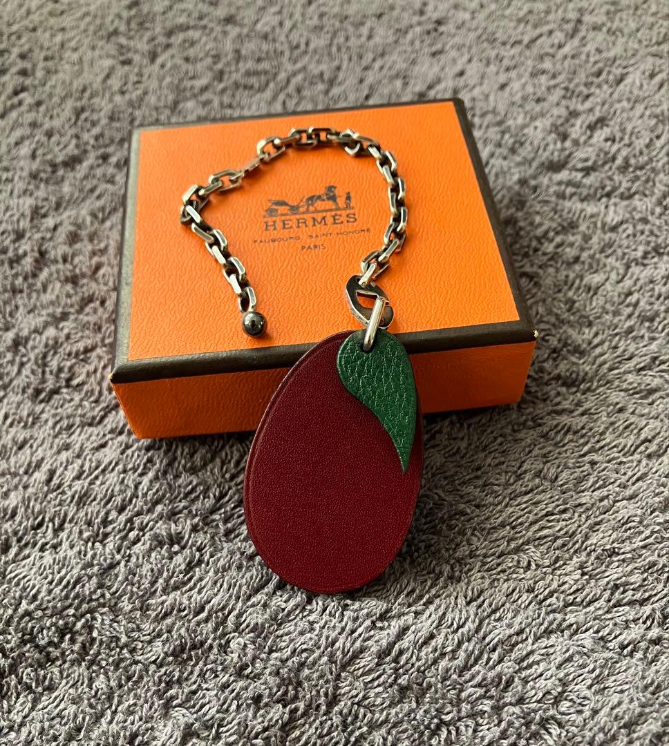 美品 HERMES エルメス チャーム キーホルダー フルーツ プラム