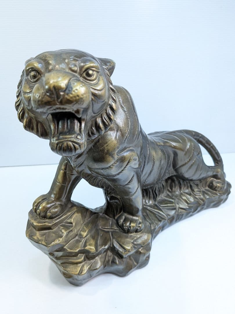 P972 ブロンズ風虎の置物