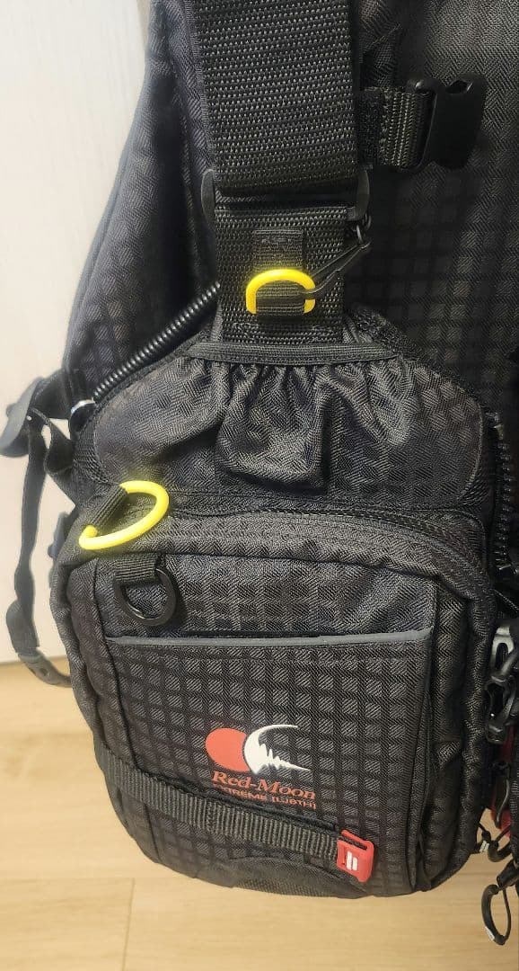 mazume Red Moon ブラック 8TH フィッシングベスト