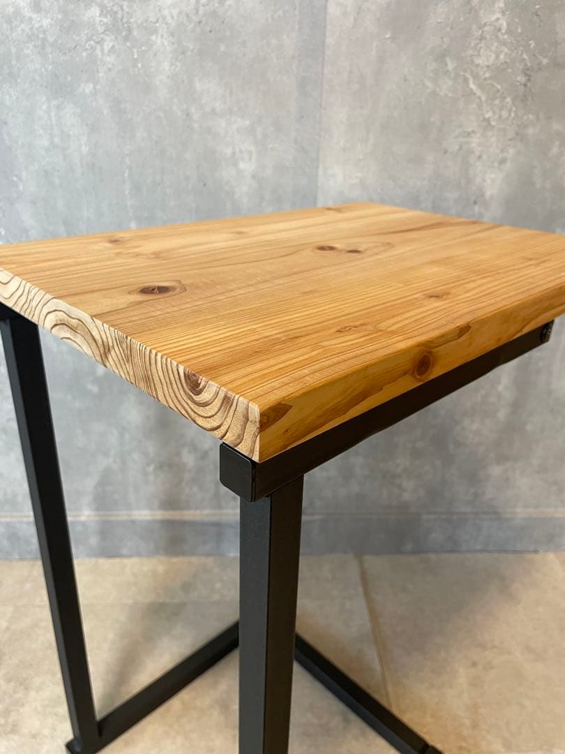 国産杉　無垢材　サイドテーブル　ハンドメイド　アイアン脚　即日発送