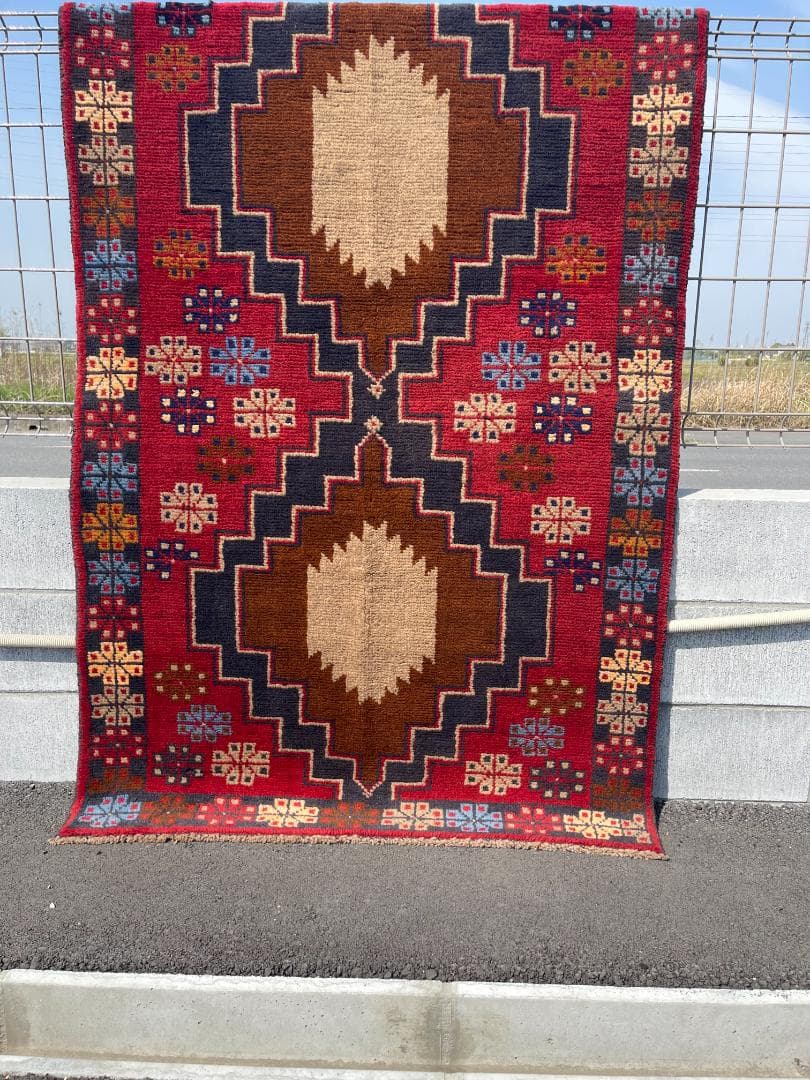 トライバロバルーチスターンヴィンテージオールドラグ 109 X177cm