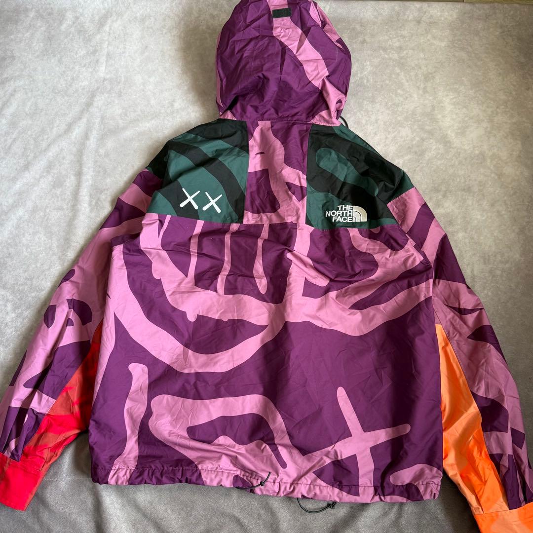 ザノースフェイス KAWS マウンテンパーカー M