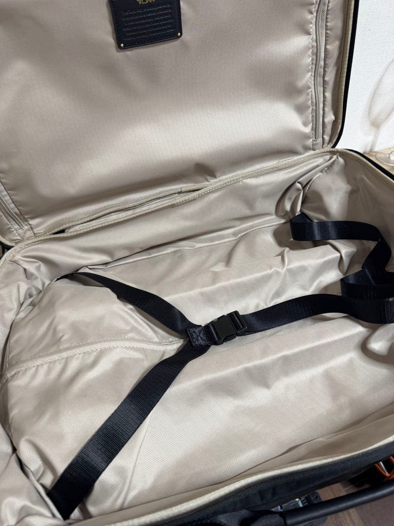 トゥミ TUMI TRES LEGER INTL CARRYON キャリーケース
