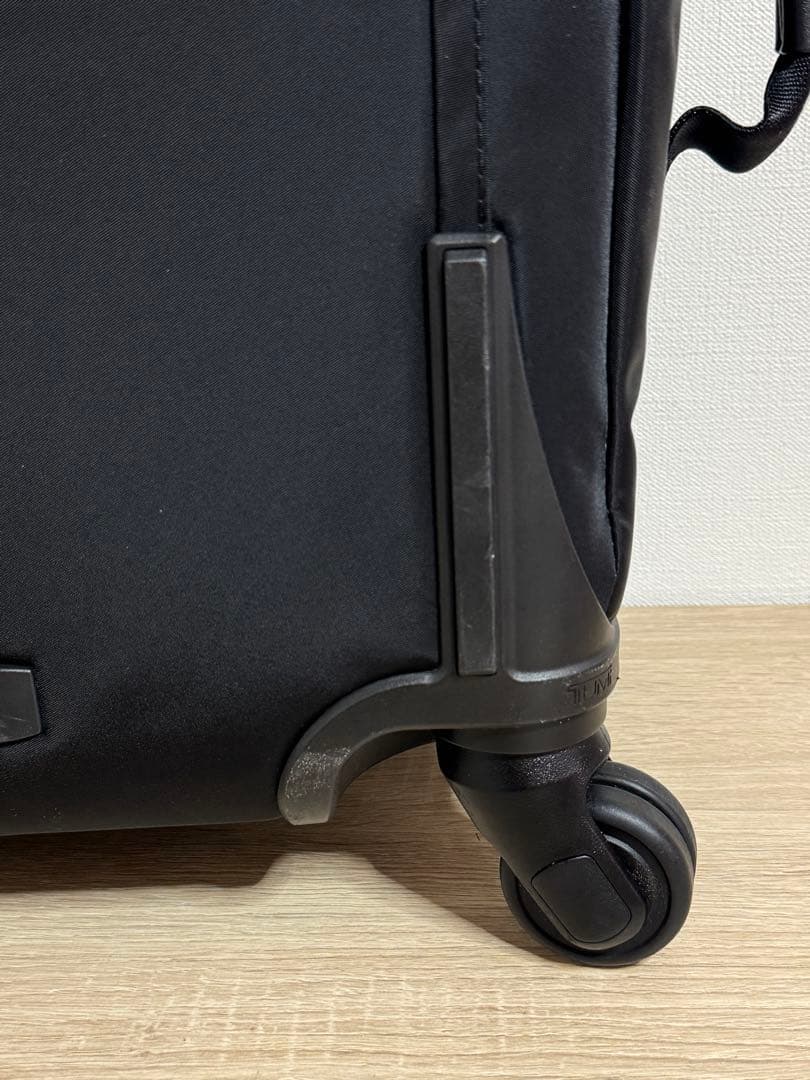 トゥミ TUMI TRES LEGER INTL CARRYON キャリーケース