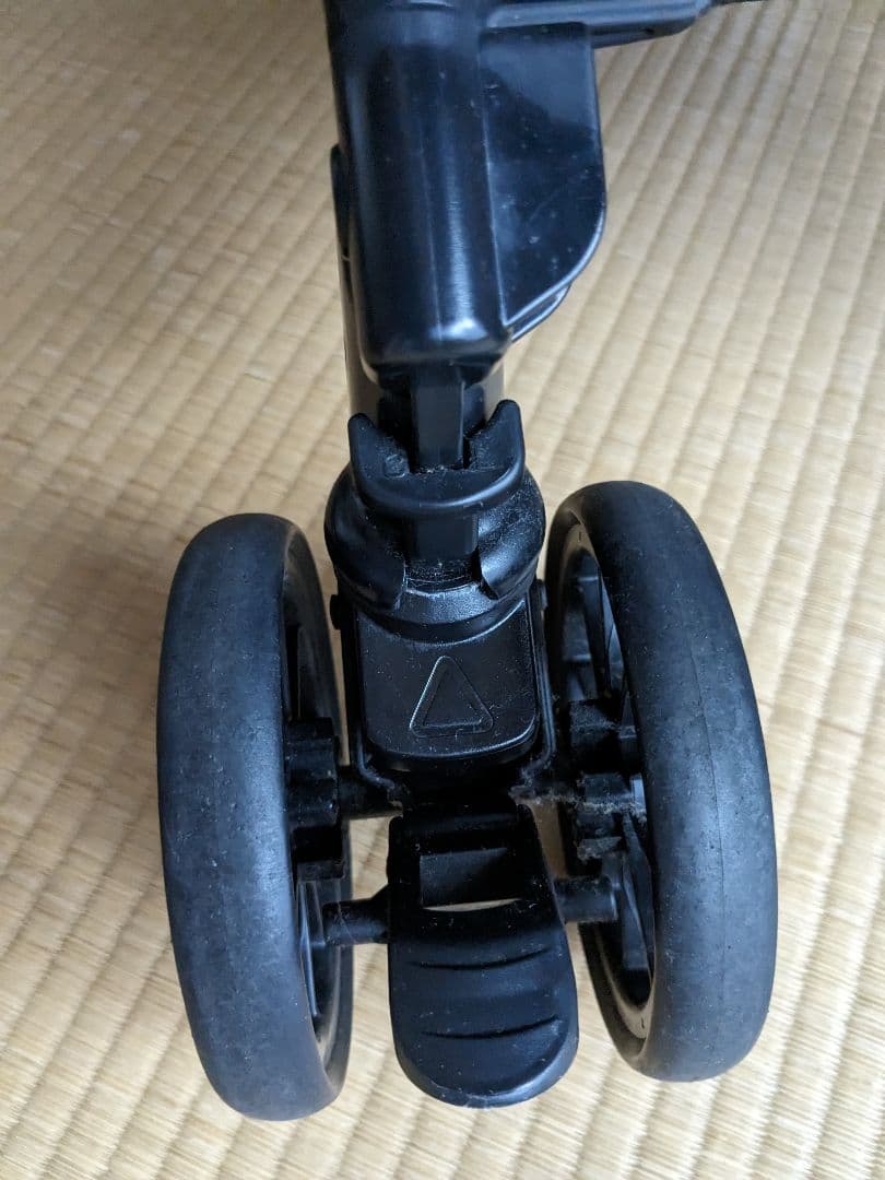 Combi ベビーカー スゴカル4キャス compact HH　チャコールグレー