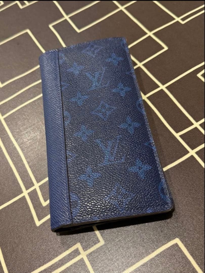 Maru. Louis Vuitton 長財布 ネイビー