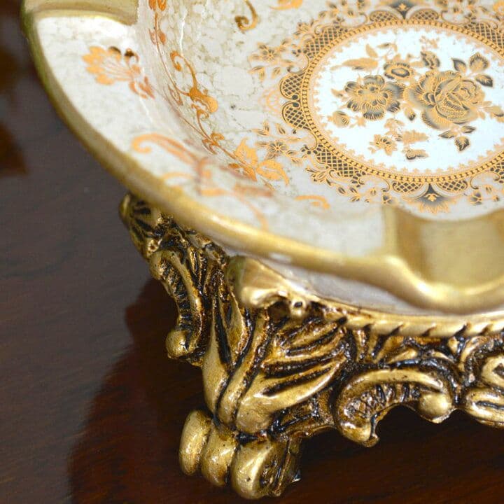 輸入雑貨　シノワズリ　灰皿　ゴールド　花柄　リビング　小物入れ