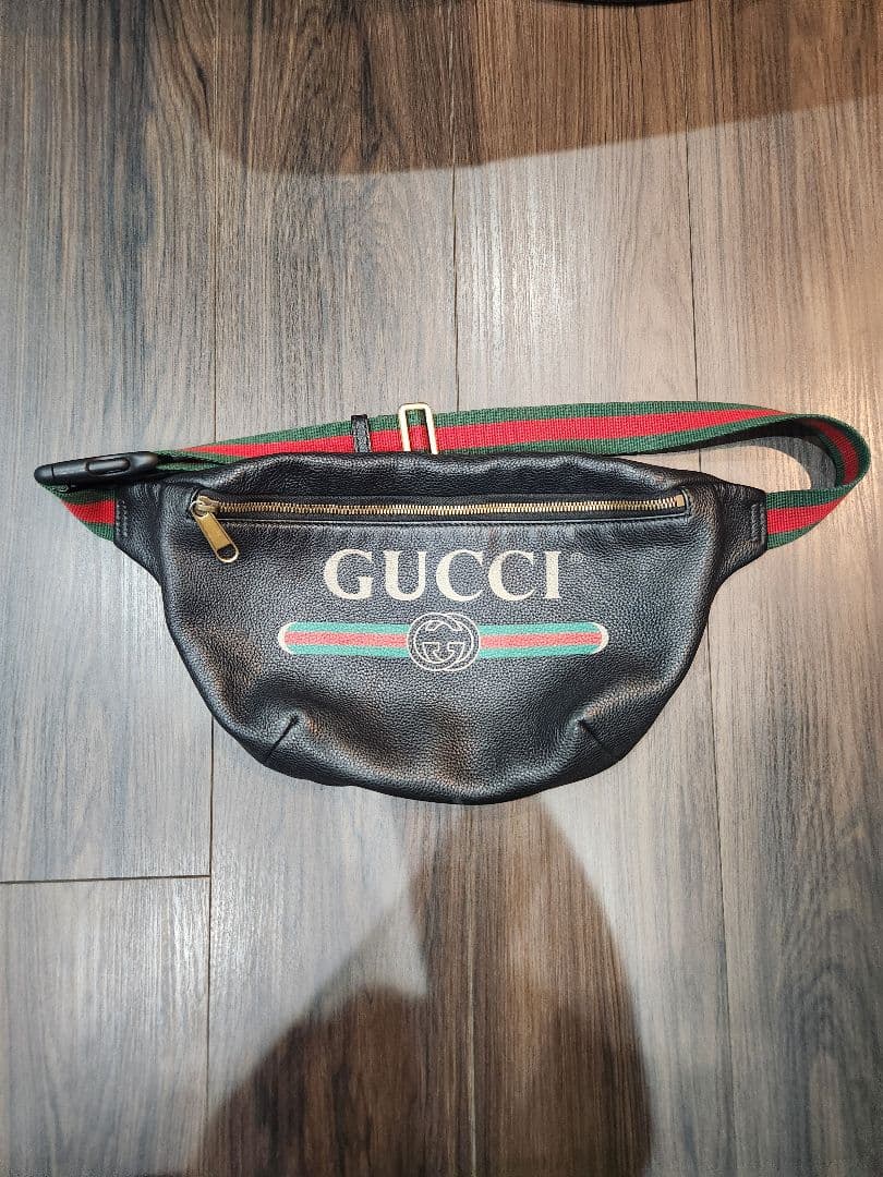 【外装美品最安値】GUCCI ヴィンテージロゴレザー ウェブボディーバッグ