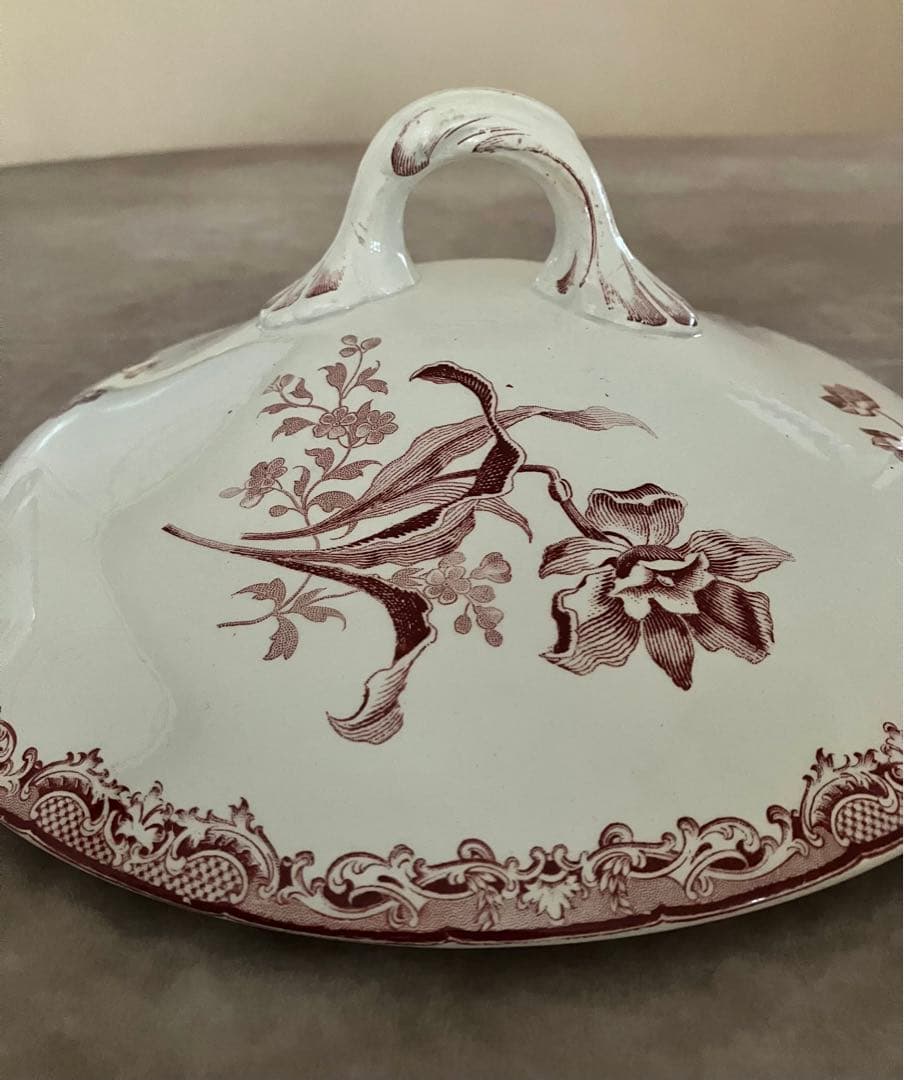 フランスアンティーク・サルグミンヌ フォンタンジュ・スーピエール1点