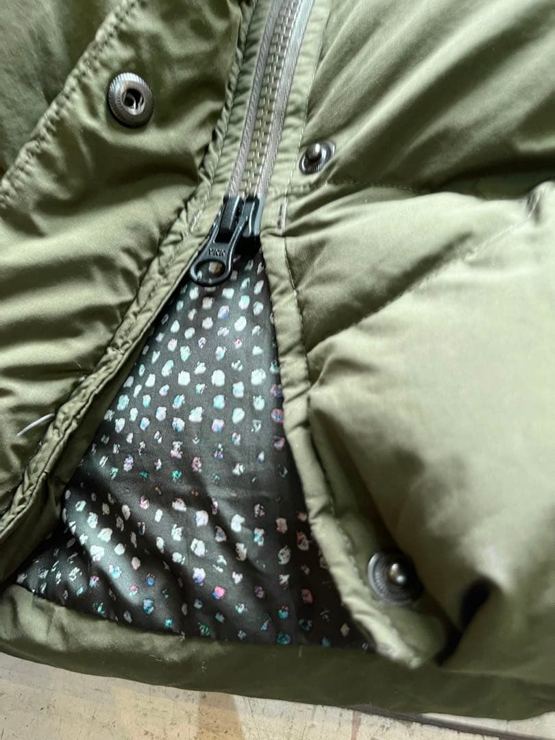 美品 2016ノースフェイス　ダウンコート レディース カーキ