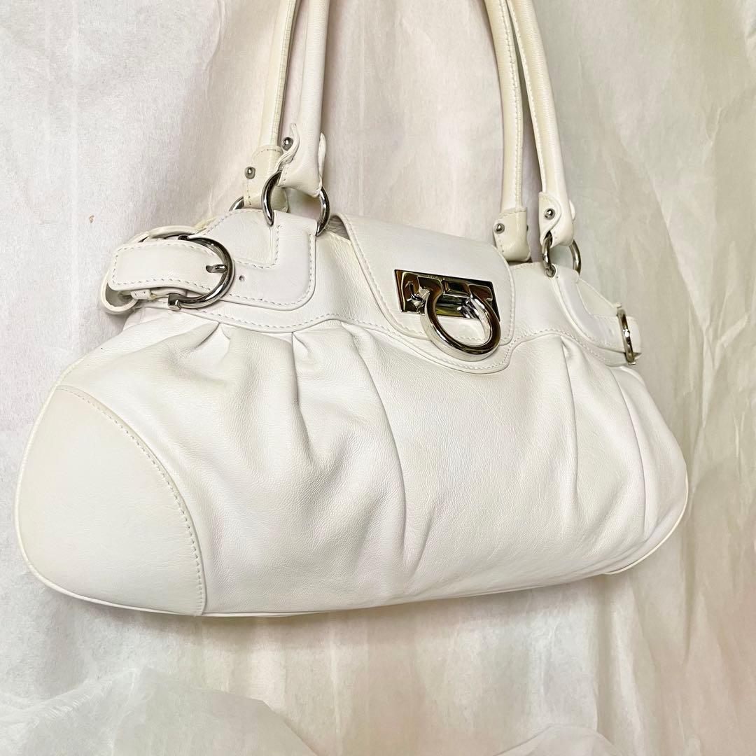 Salvatore Ferragamoガンチーニ マリッサ ショルダーバッグ