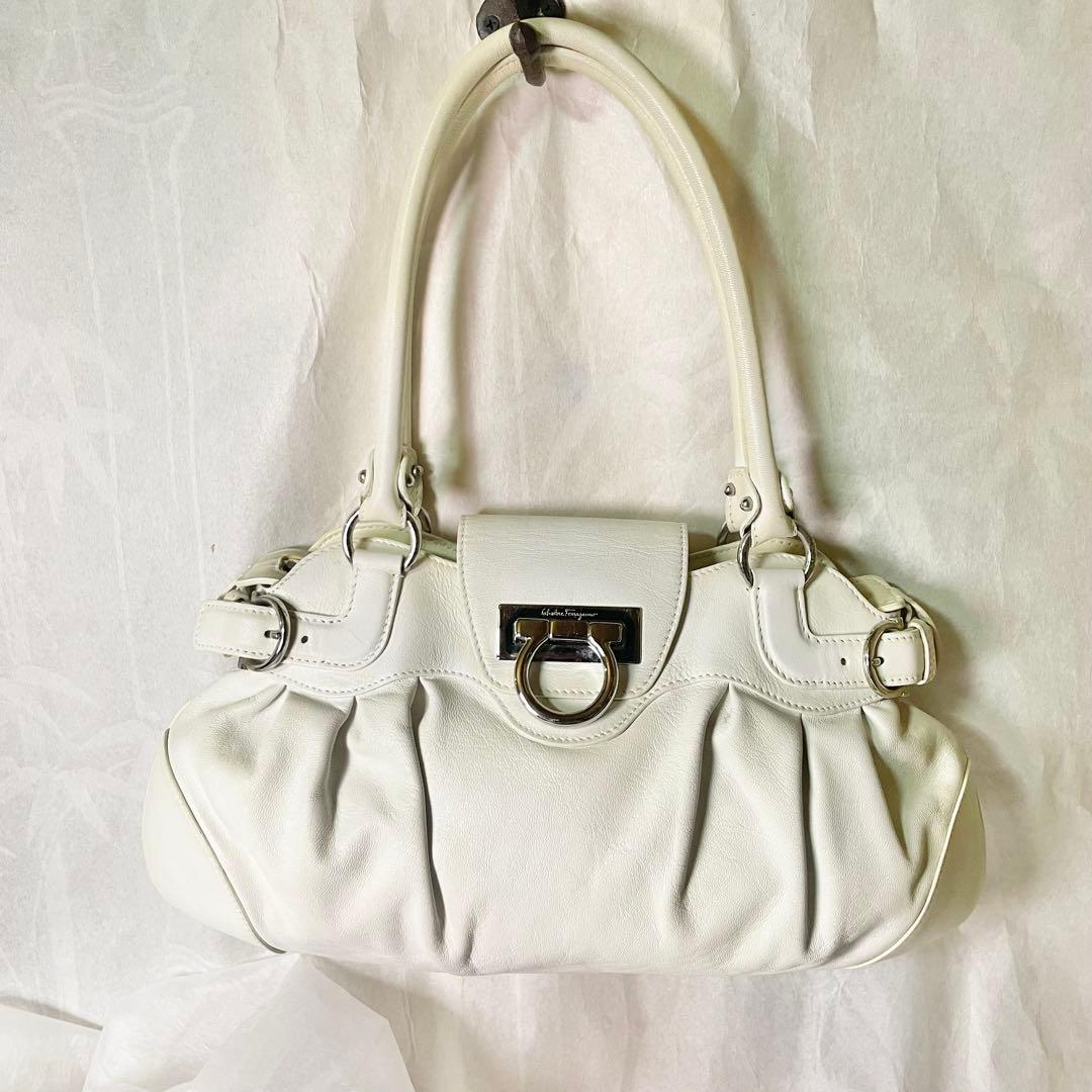 Salvatore Ferragamoガンチーニ マリッサ ショルダーバッグ