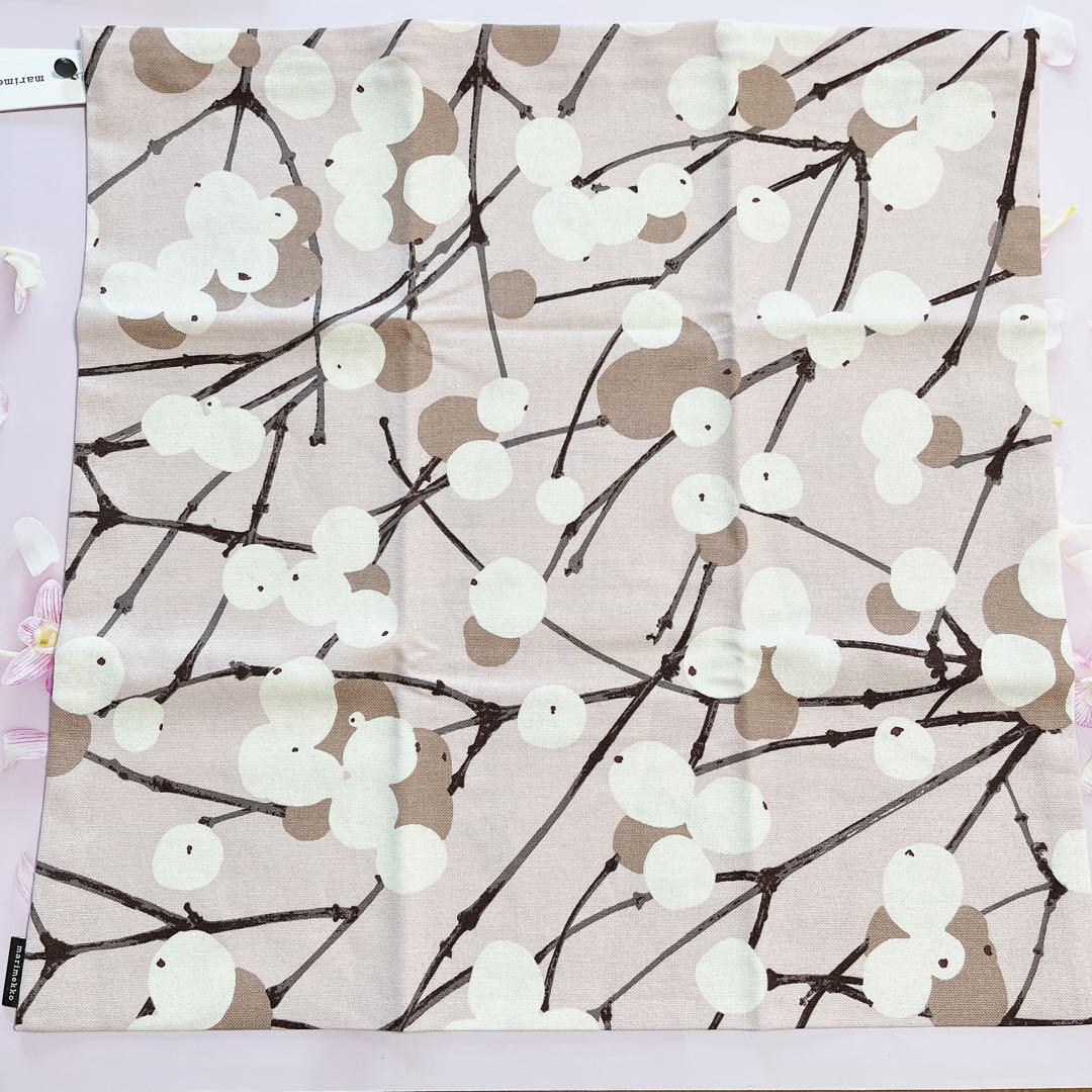 ♡マリメッコ　ルミマルヤ クッションカバー　50×50 雪いちご　北欧　ピンク