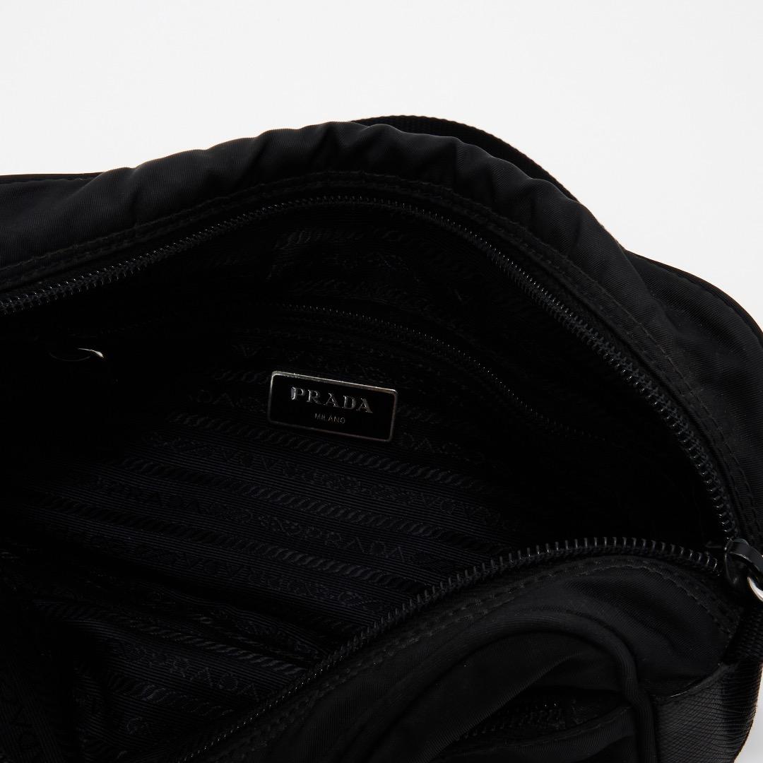 プラダ Re-Nylon ショルダーバッグ