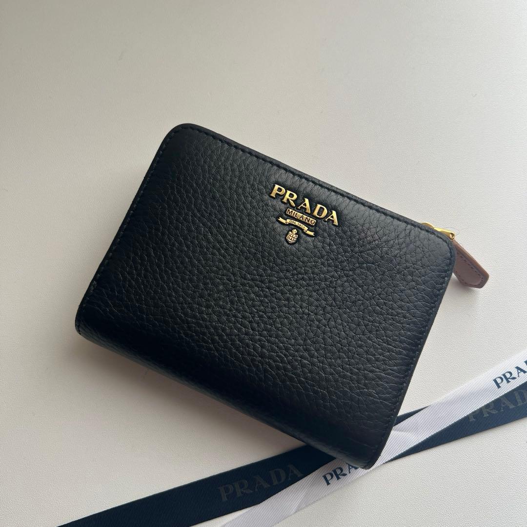 111 極上美品 PRADA プラダ 2つ折り財布