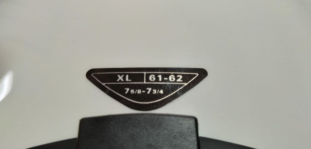 AGVヘルメット、X101ホワイト、XL（61〜62）アジアンフィット、送料込み