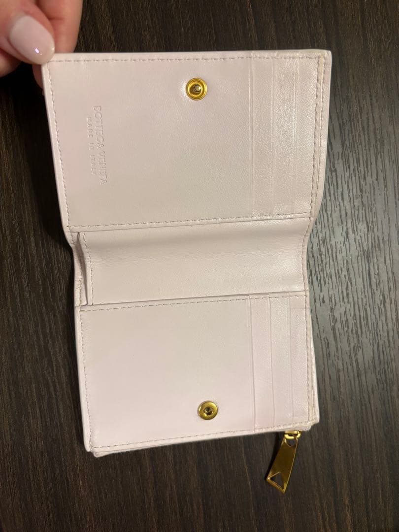 BOTTEGA VENETA ピンクレザー折り財布