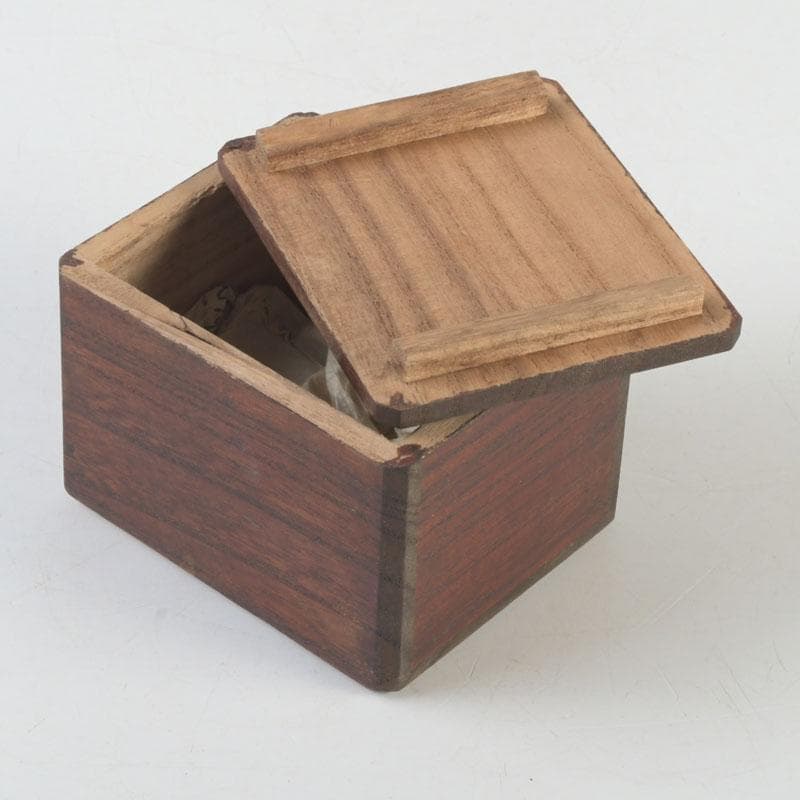 茶道具　志野焼　花草文　人物蓋置　時代箱　V　9876