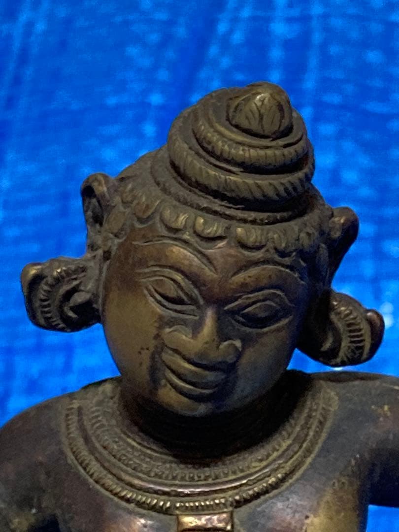 真鍮製(?)銅製(?)の像(クリシュナ像?)