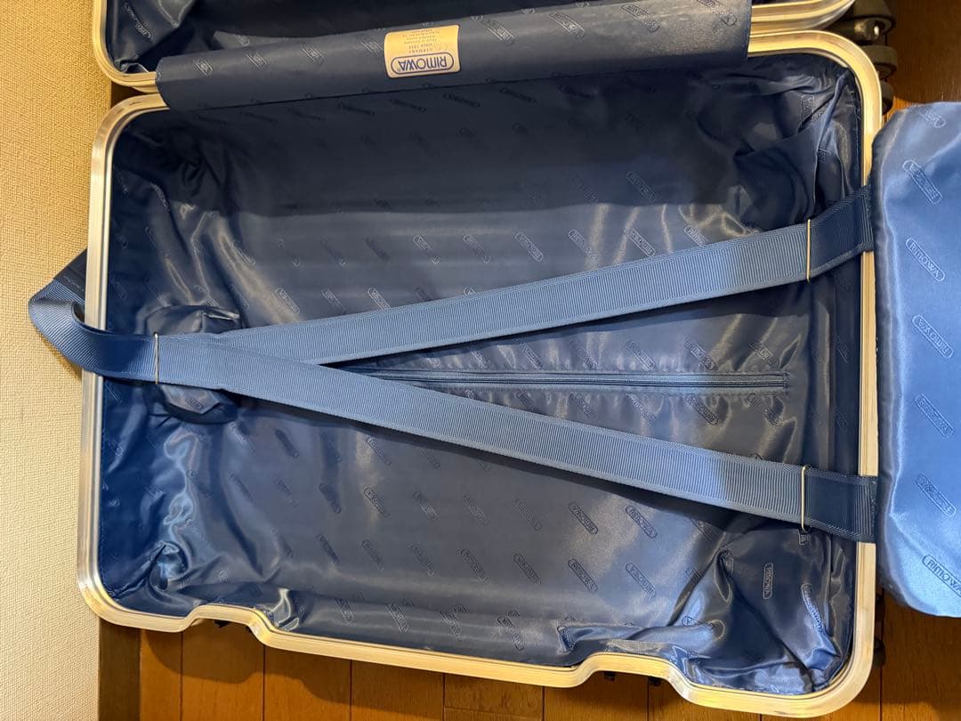 リモワ　トパーズ　Rimowa Topas 機内持ち込み 32L 4輪