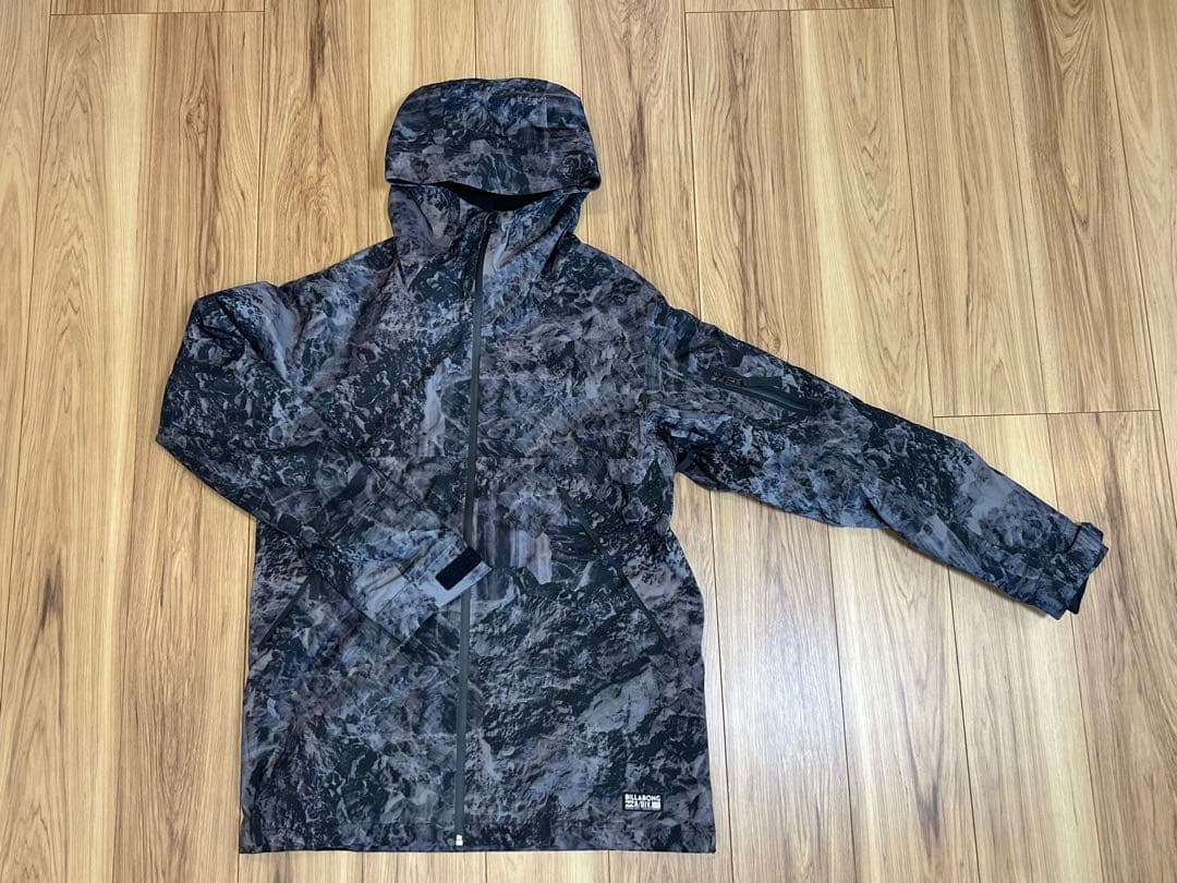 ※【ほぼ未使用品】ビラボン/ BILLABONG スノーウエアー / 上下セット