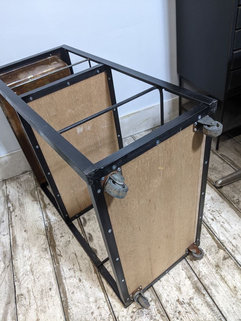 ルパンヒデロウ　3段スチールラック・木製棚付き