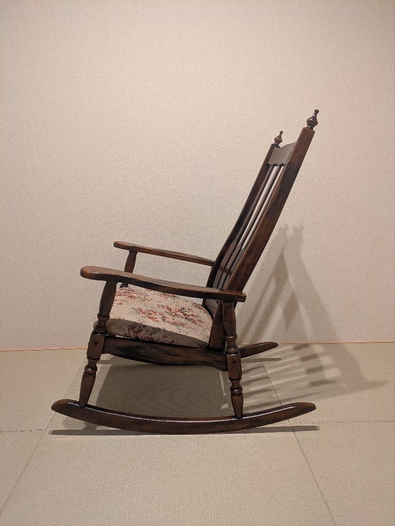 木製 ロッキングチェア アンティーク調 花柄クッション付き　ゆったりサイズ
