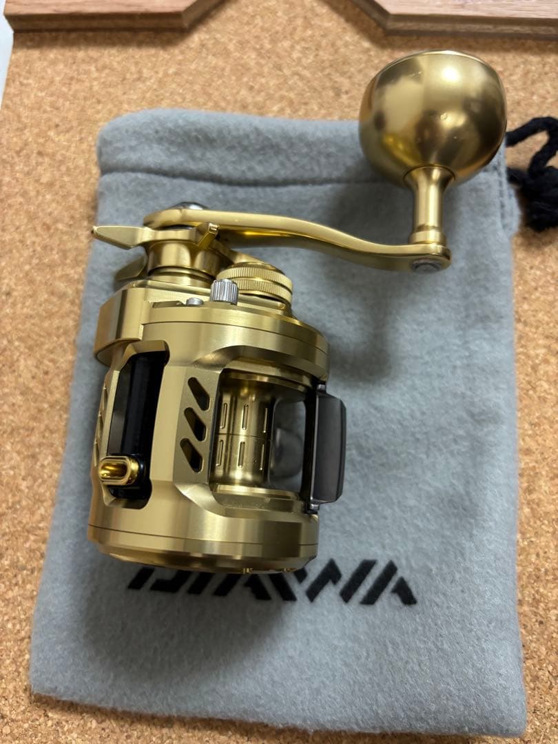 （美品）【DAIWA】21BASARA 200（右巻き）