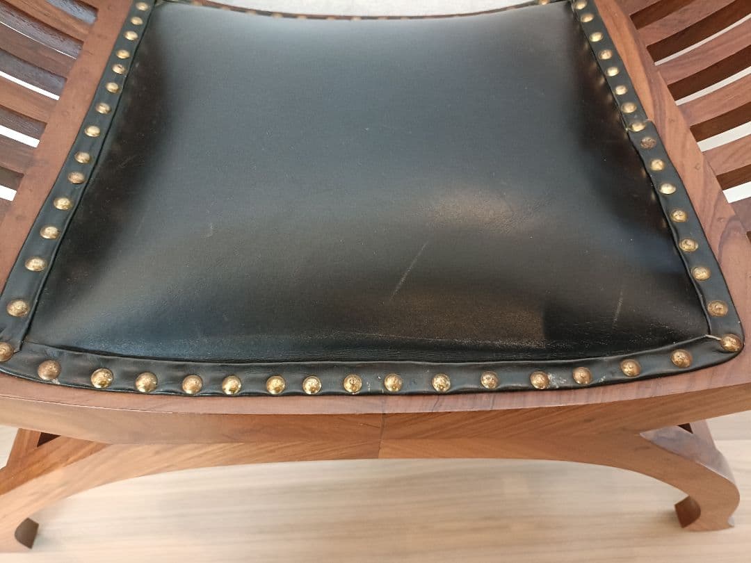 カルティニチェア　一人掛け　黒レザーシート　アジアン　スツール　家具　猫脚