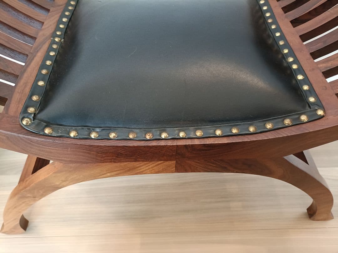 カルティニチェア　一人掛け　黒レザーシート　アジアン　スツール　家具　猫脚