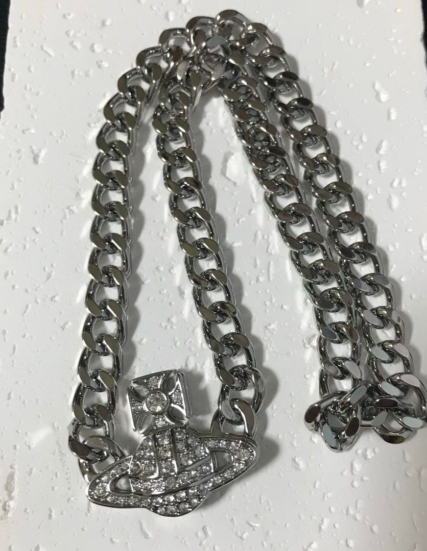 vivienne westwoodGRAZIELLAオーブロゴチョーカー