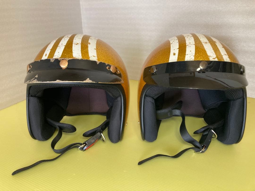 ゴールド　ジェットヘルメット　tt &co bell ムーンアイズ　目深加工