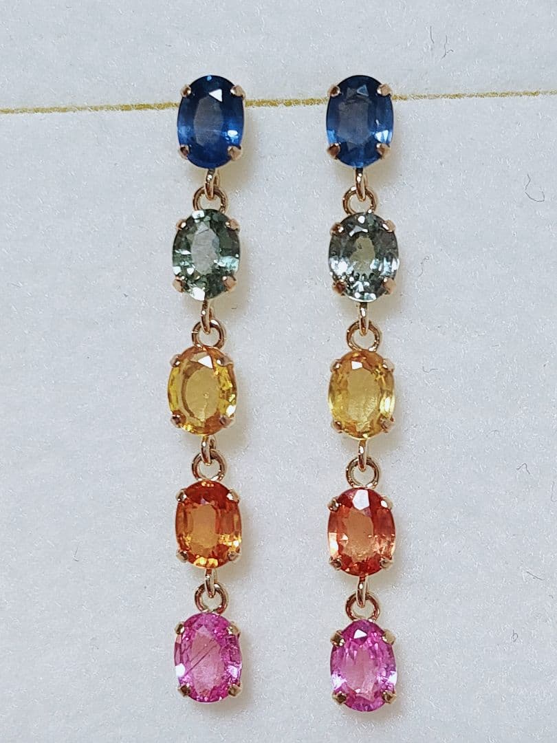 新作 未使用品 k18 天然カラフルサファイア ロング ピアス