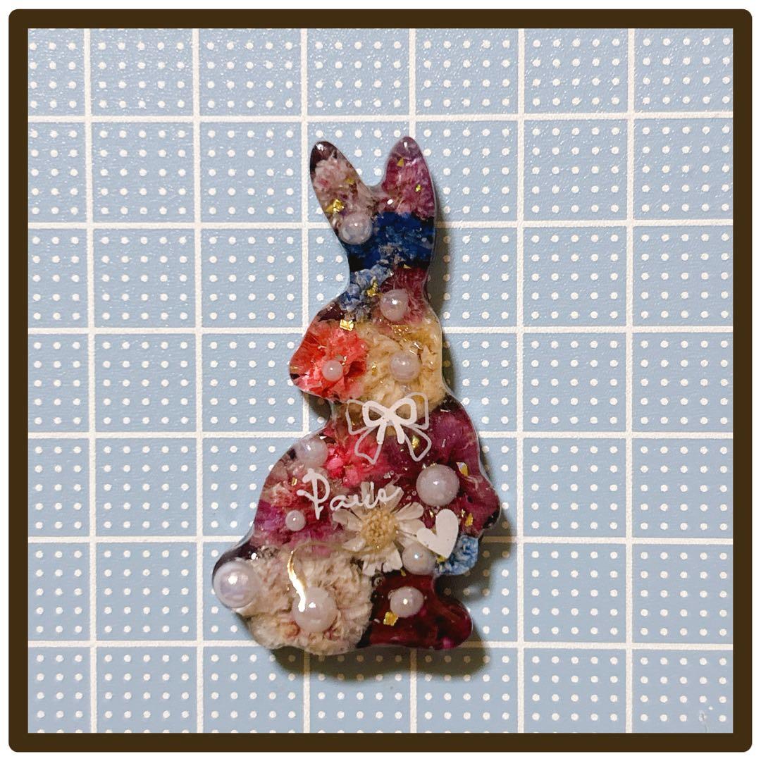 No 913 ❣️ 可愛い振り向きうさぎレジンヘアゴム ❣️ ♪(๑ᴖ◡ᴖ๑)♪