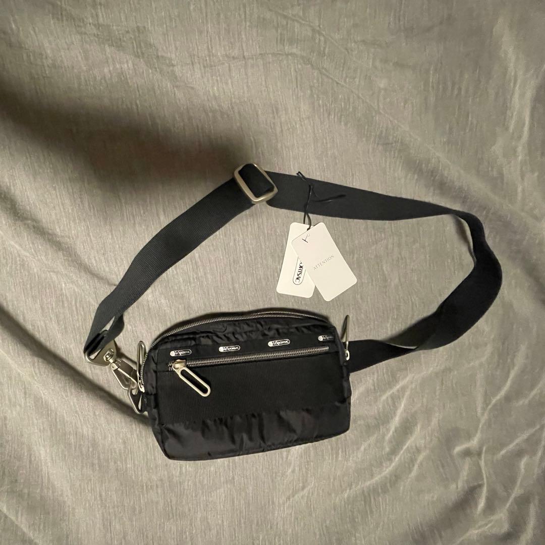 極美品　LeSportsac ESSENTIAL RECT XBODY
