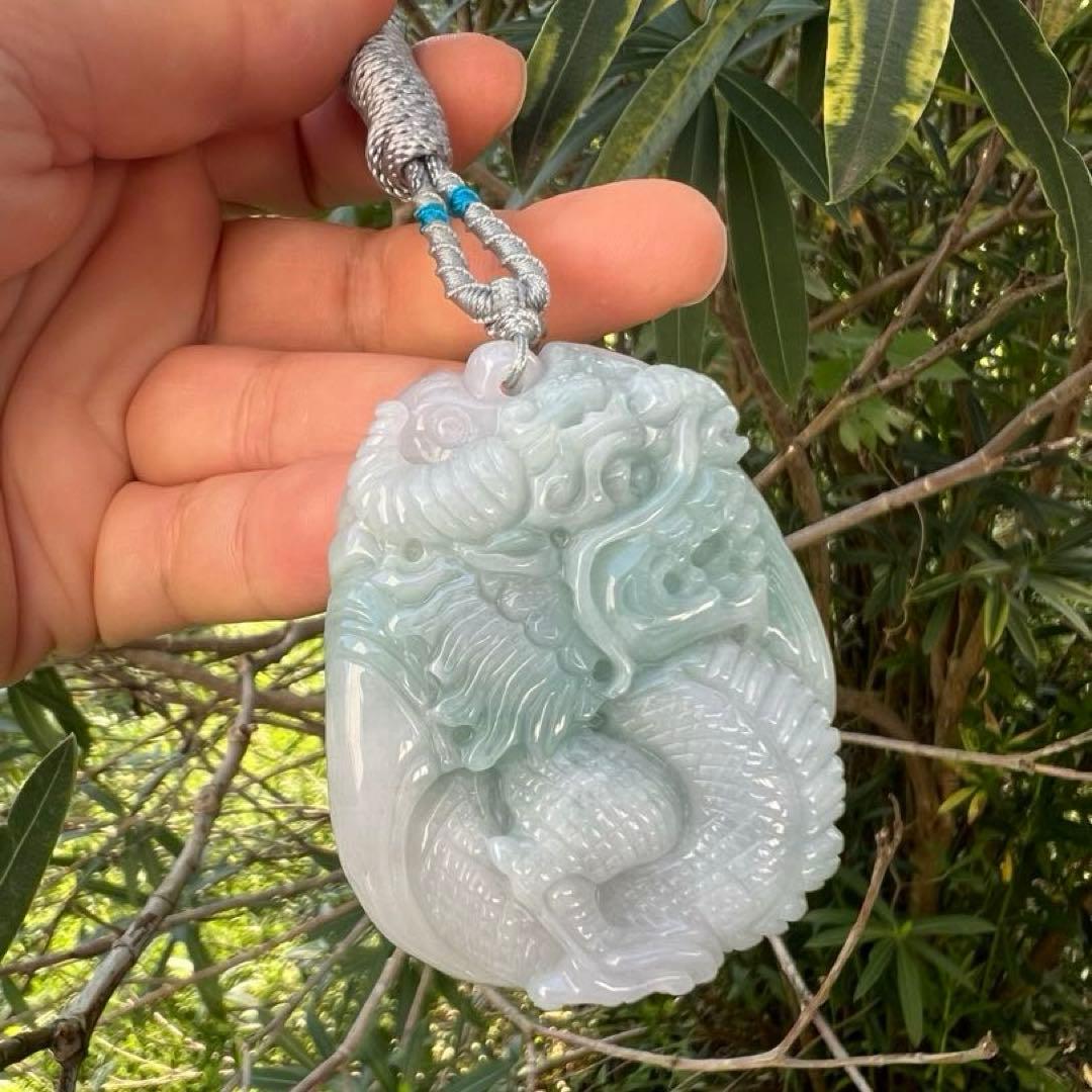 天然Aランク翡翠手作り両面に龍が彫刻されたペンダントAB10112