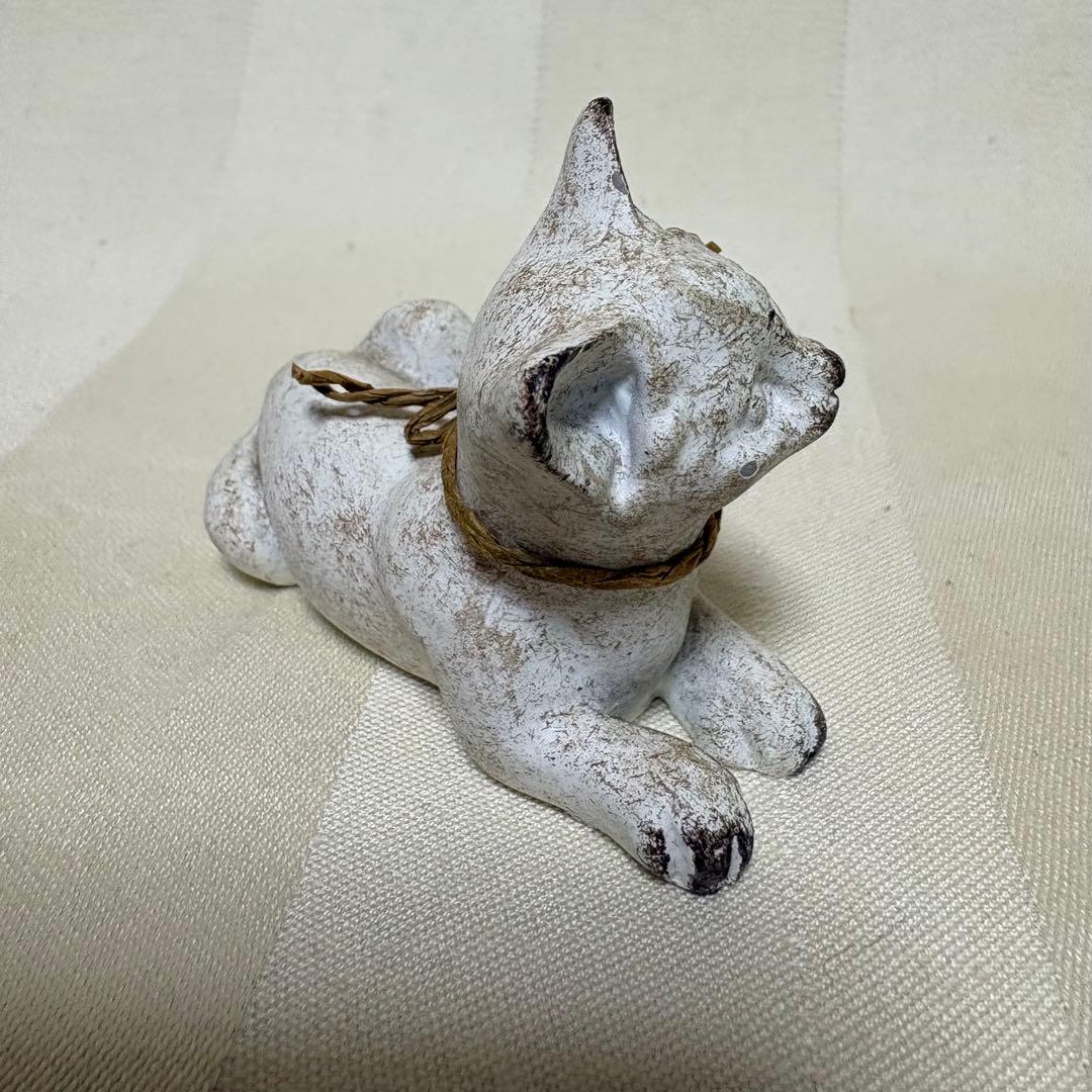 猫の置物　樹脂製　アンティーク