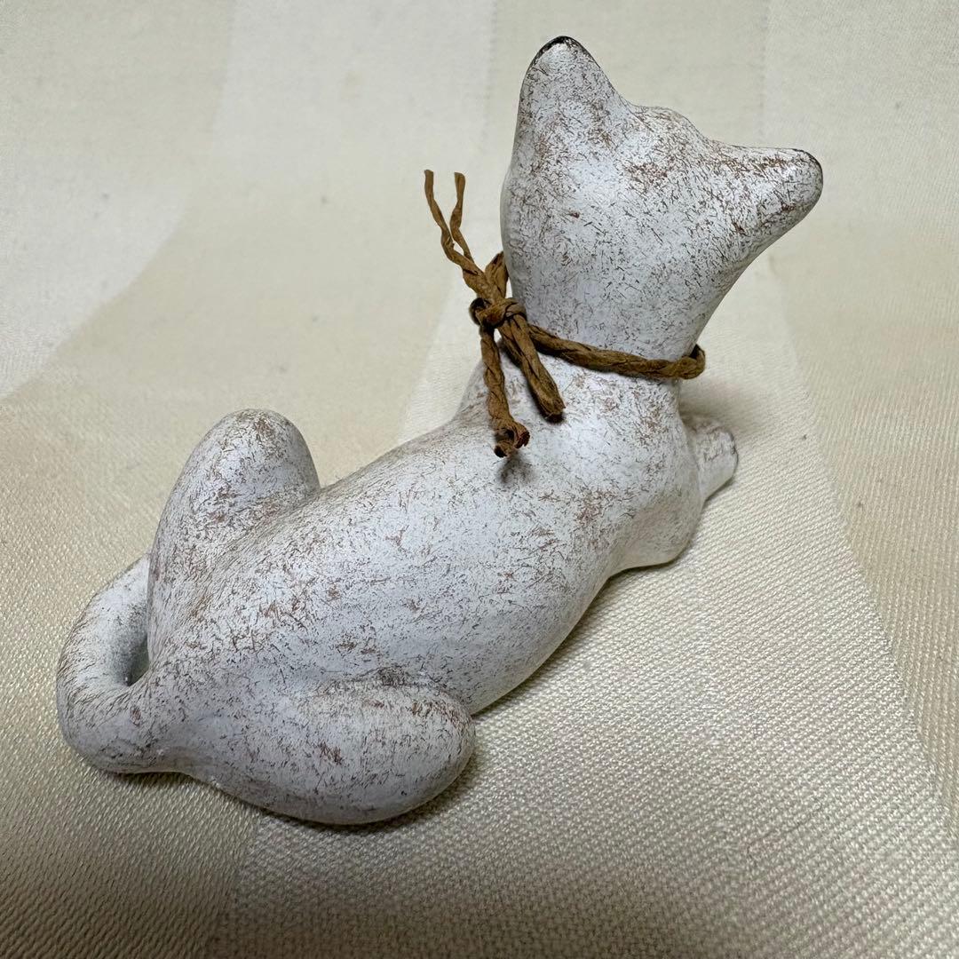 猫の置物　樹脂製　アンティーク