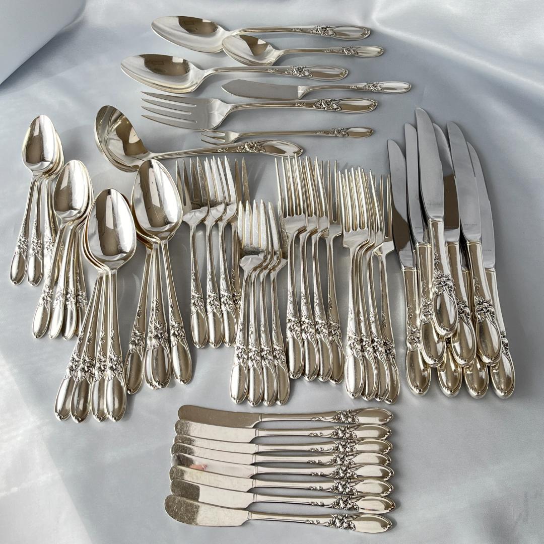 【White Orchid】 ディナーセット 8名用55本 サーバー付