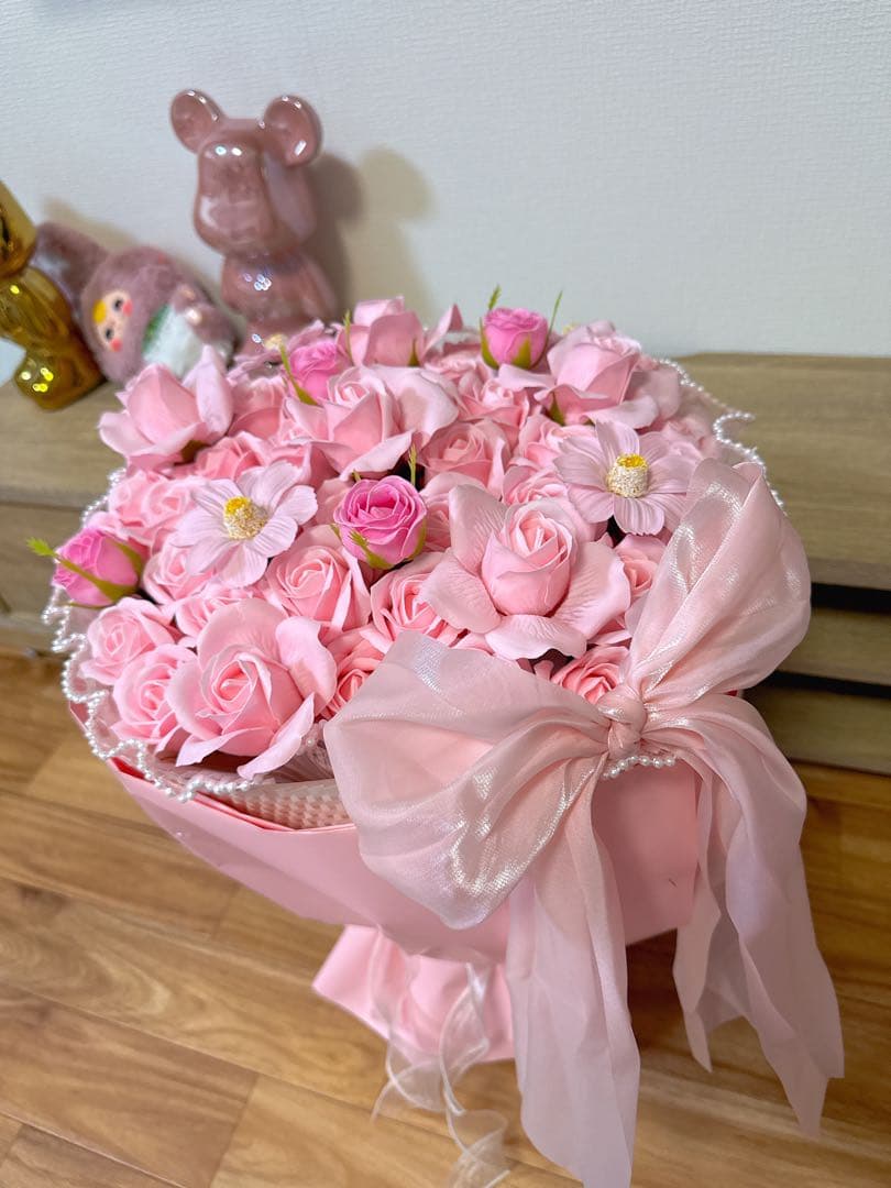 ピンクのソープフラワーの花束 リボン付き お誕生日 ・記念日 プレゼント 53本