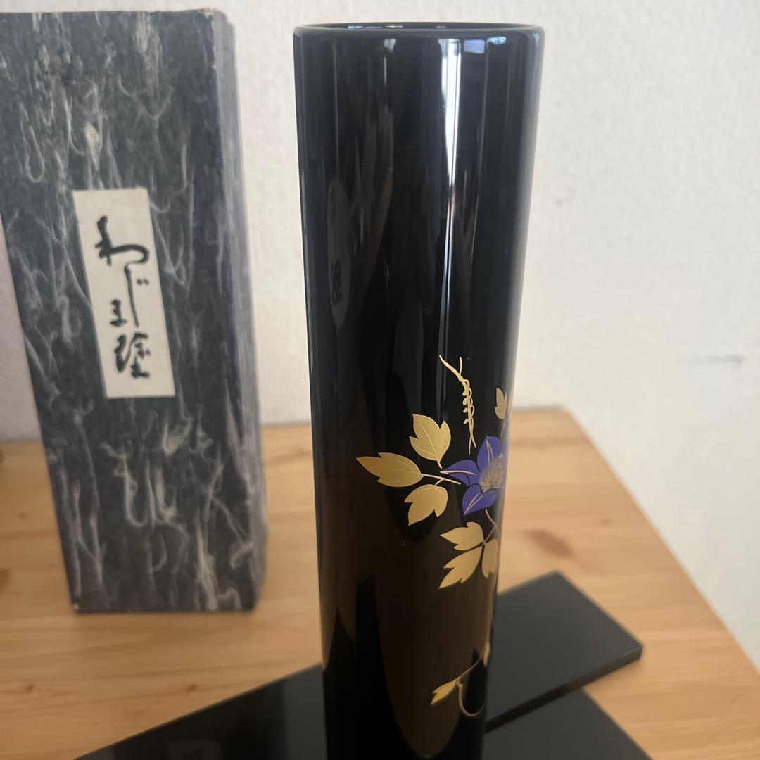 漆器 円筒形花瓶 金色紫色模様　外箱付き