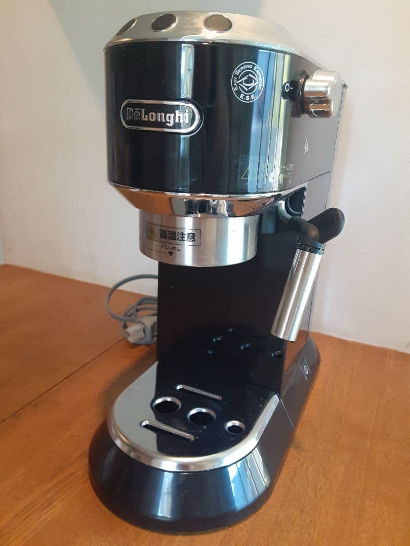 デロンギ デディカ エスプレッソマシン