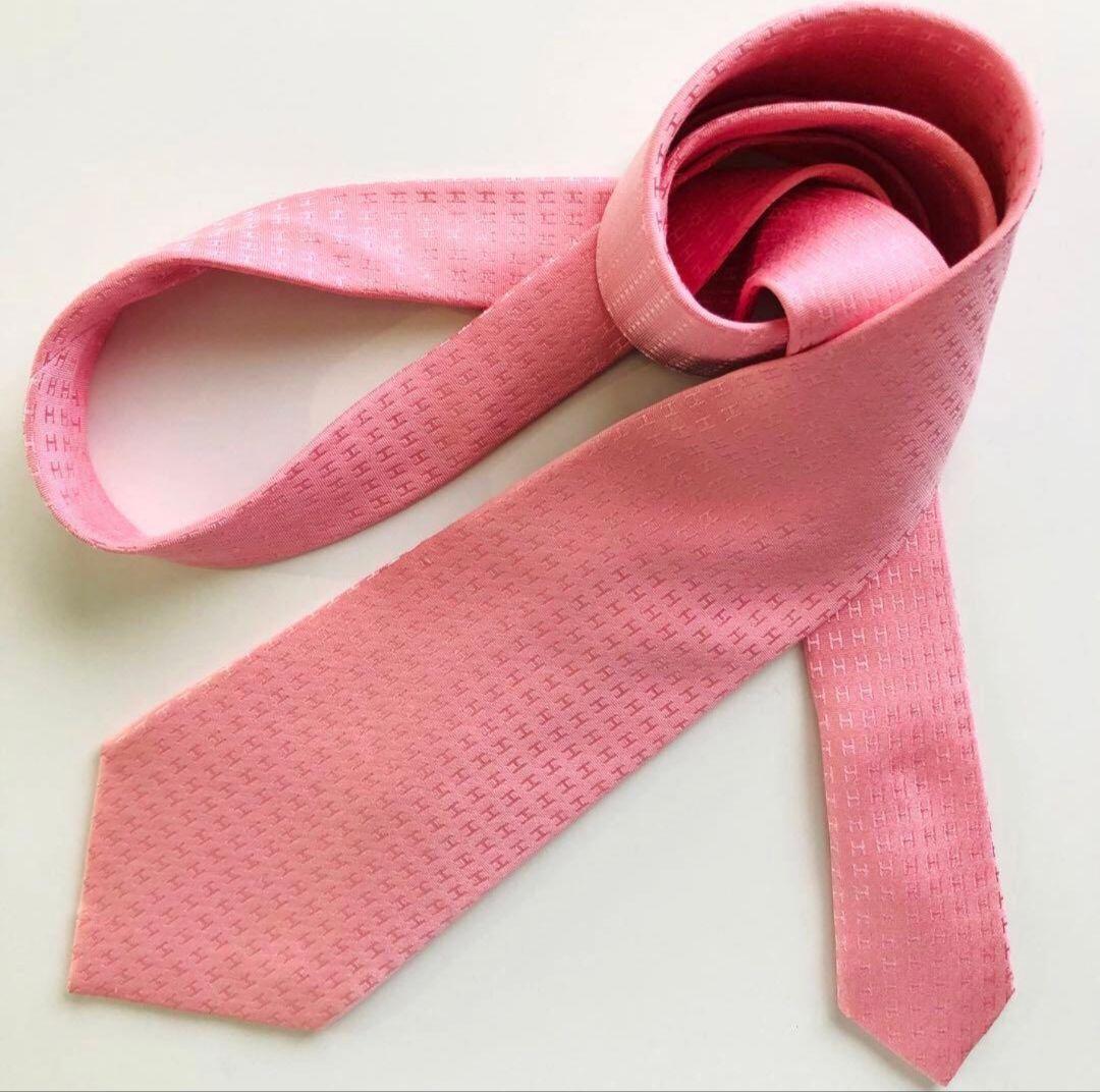 HERMES ネクタイ 紋章柄 ピンク　ファソネ