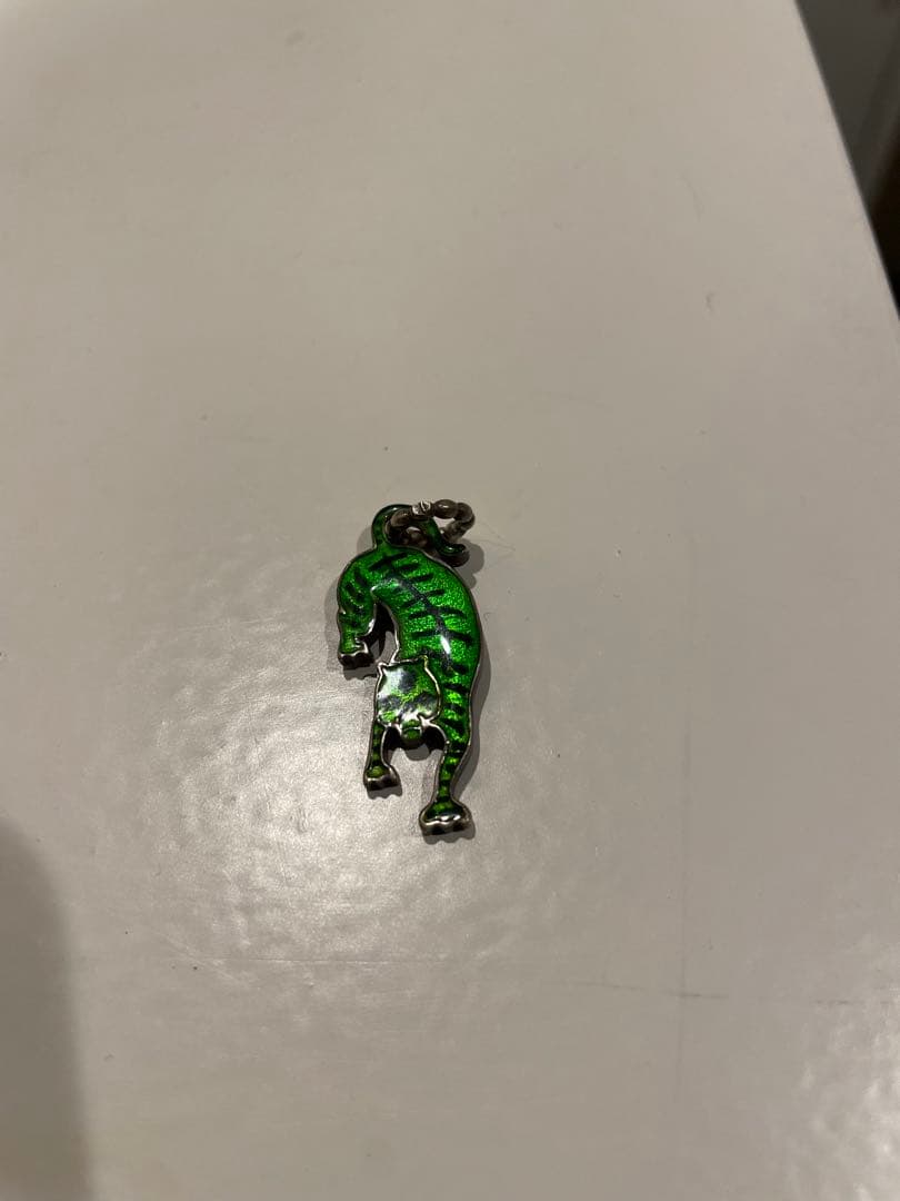 グッチタイガーチャーム　ネックレス　テテ着用