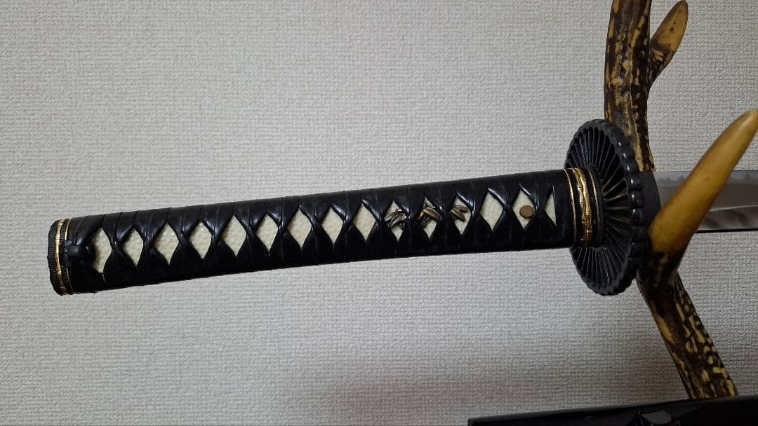 【高級居合刀】柄26cm本牛革巻 刀身2尺4寸5分 鍔元から鋒まで76.5cm